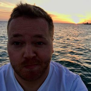 Meet your Posher, Amos